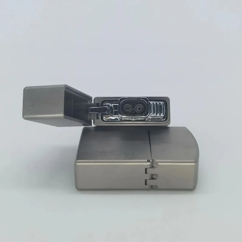 Wiatroodporna zapalniczka z ty – Lighter Insert Zippo recenzja i cena